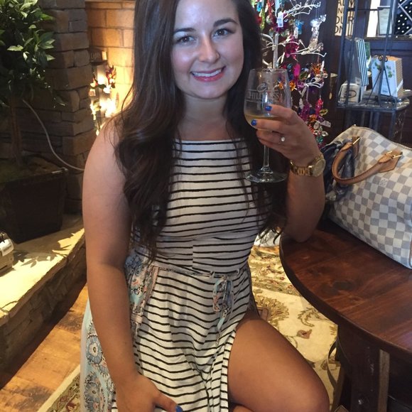 Meet your Stylist, Ana - Picture 4 of 13